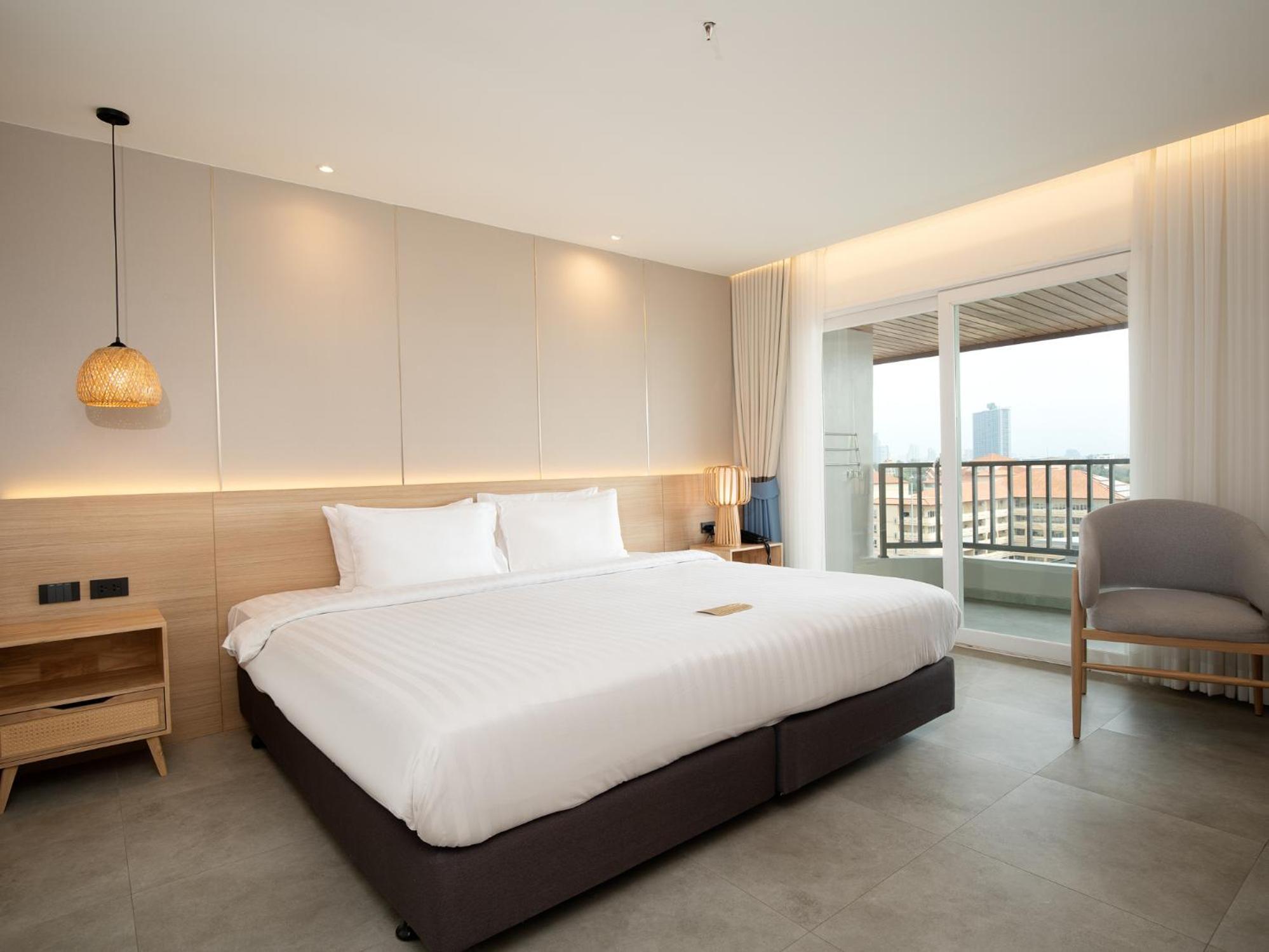 Jomtien Thani Hotel Bagian luar foto