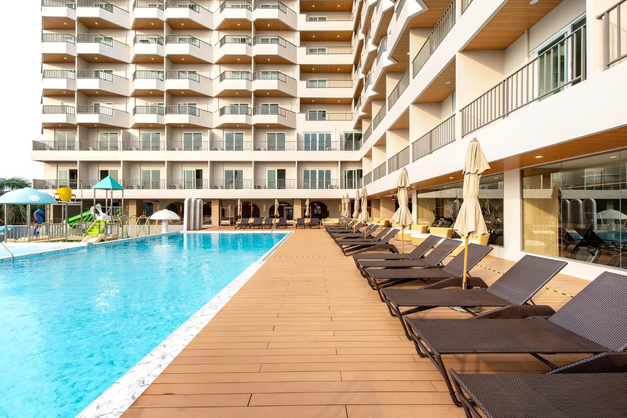 Jomtien Thani Hotel Bagian luar foto