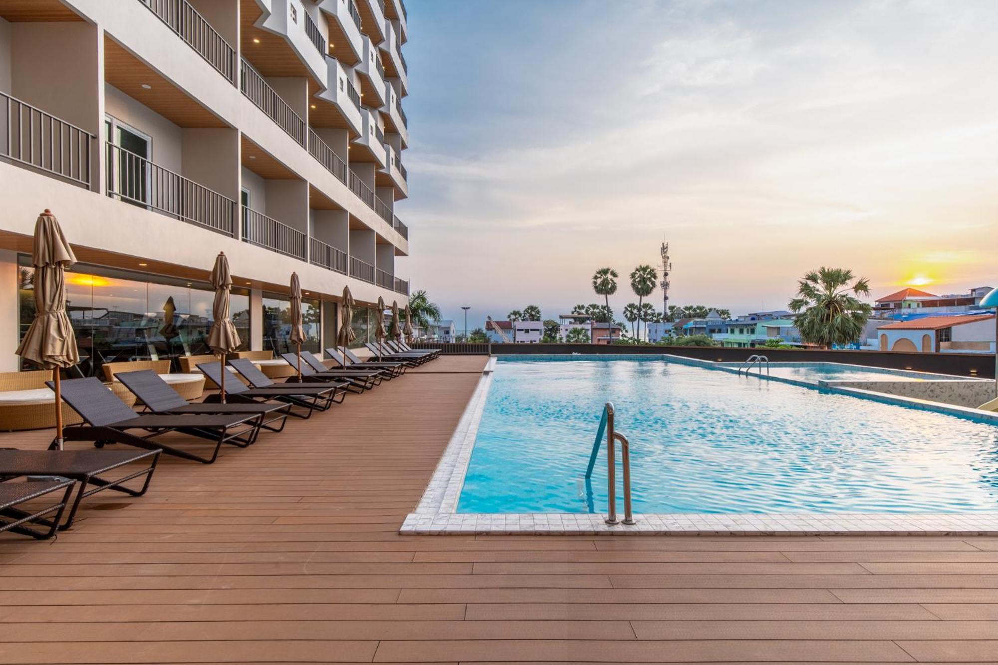 Jomtien Thani Hotel Bagian luar foto