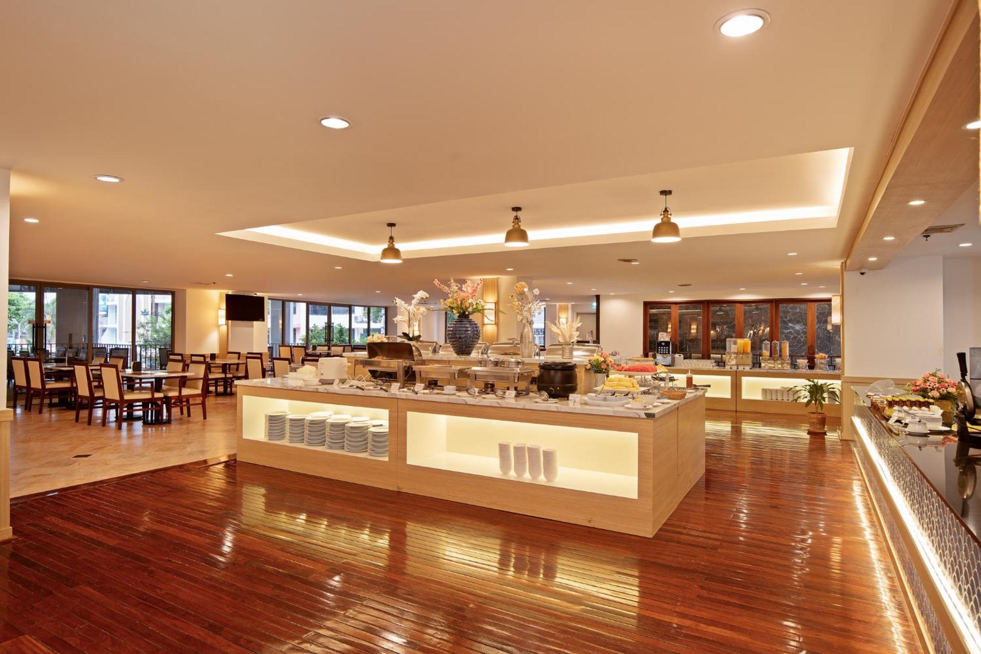 Jomtien Thani Hotel Bagian luar foto