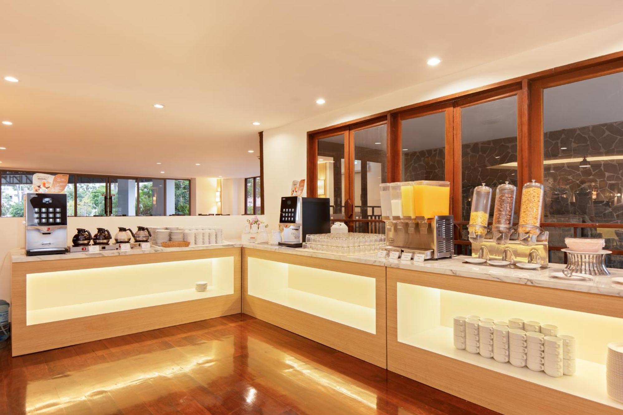 Jomtien Thani Hotel Bagian luar foto